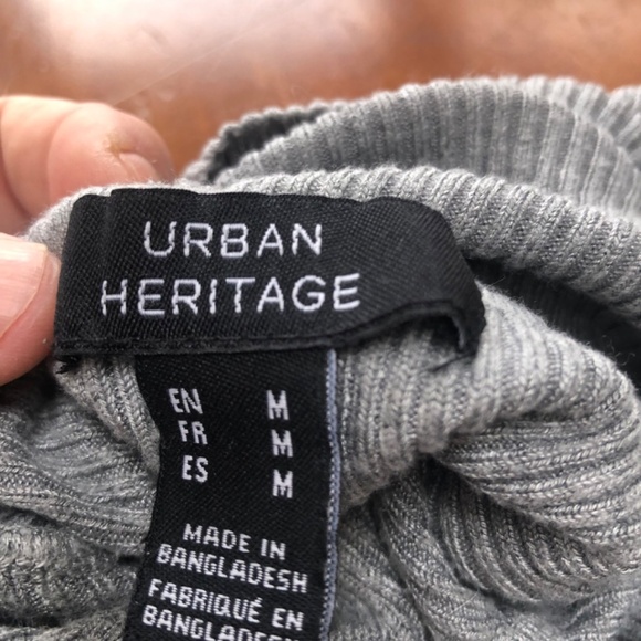 URBAN HERITAGE, size medium turtleneck ribbed shirt, new or like new - Picture 5 of 5